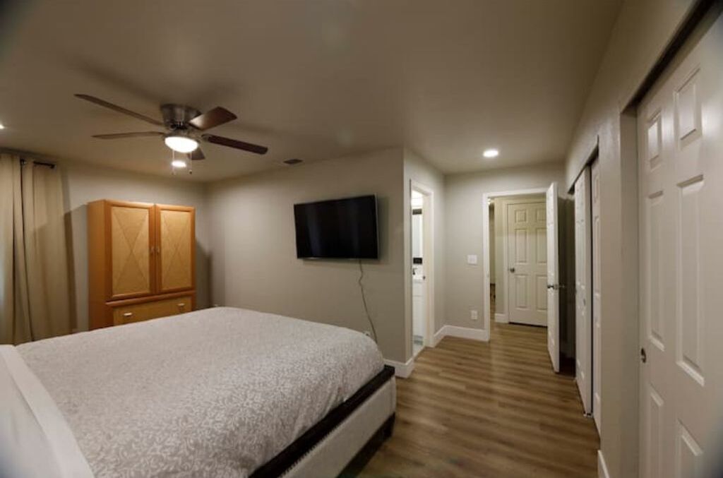 4 chambres, fer et planche à repasser, Wi-Fi gratuit, draps fournis