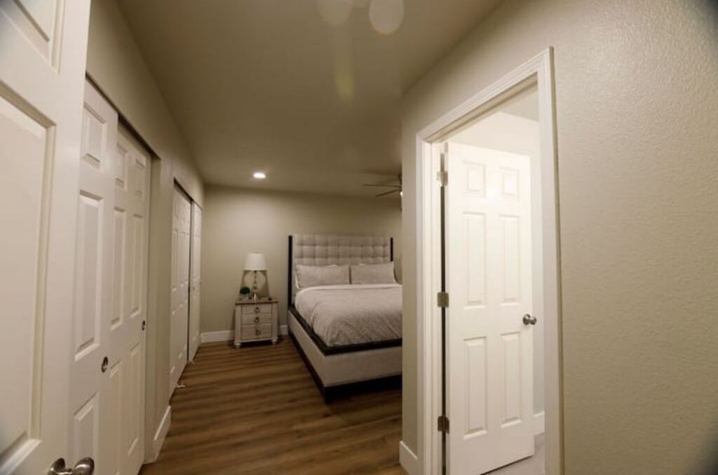 4 chambres, fer et planche à repasser, Wi-Fi gratuit, draps fournis