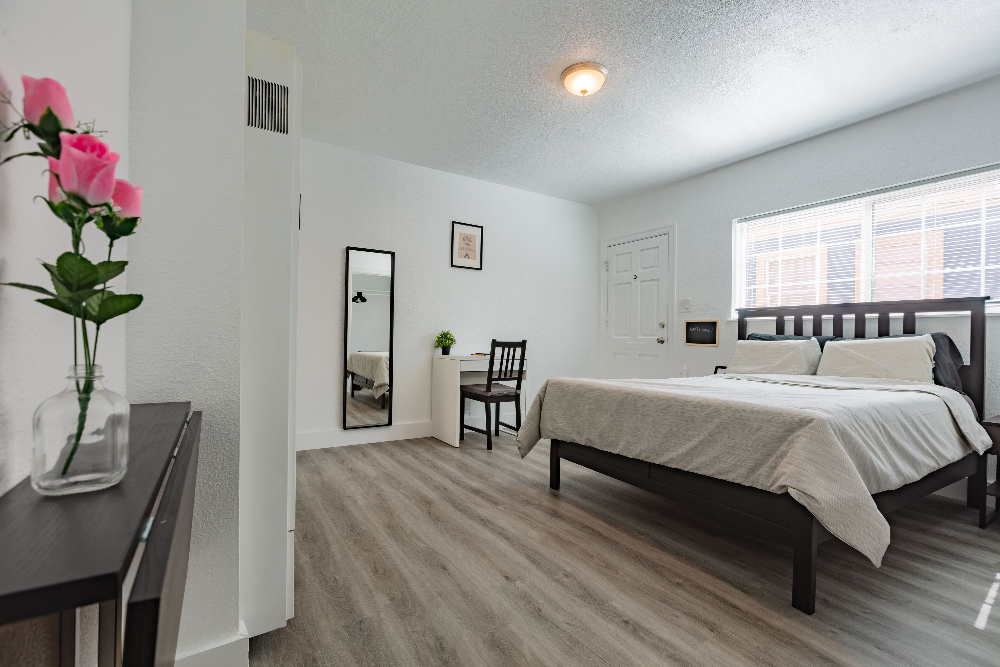 Newly Remodeled Modern Studio next to Temescal