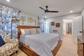 4 bedrooms, iron/ironing board, internet, bed sheets