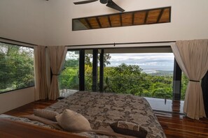 7 habitaciones, escritorio, wifi y ropa de cama 
