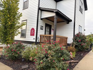 Exterior - New Centennial Park luxury Smart Home w e-bikes (Fayetteville)