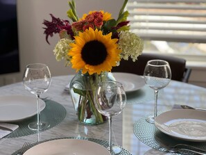 Dining - New Centennial Park luxury Smart Home w e-bikes (Fayetteville)