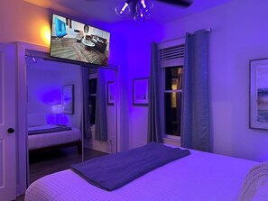 Schreibtisch, Bügeleisen/Bügelbrett, Reisekinderbett, kostenloses WLAN