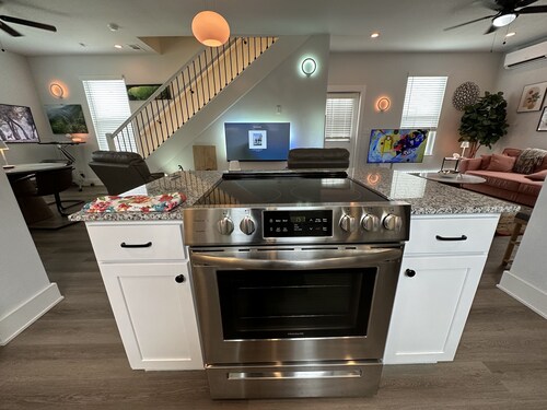 New Centennial Park luxury Smart Home w e-bikes