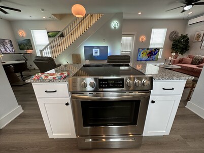 New Centennial Park luxury Smart Home w e-bikes