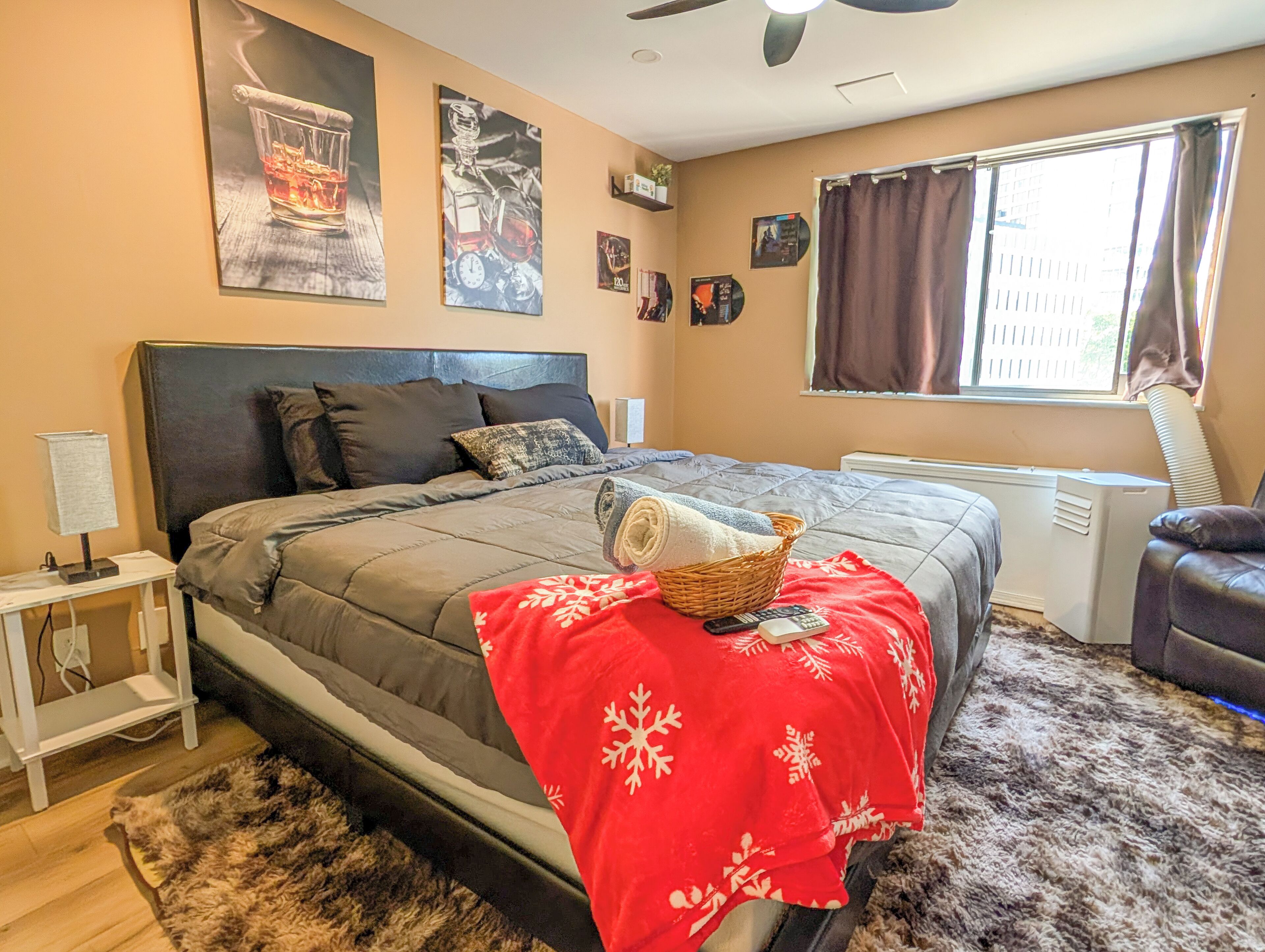 Blackout curtains, free WiFi, bed sheets