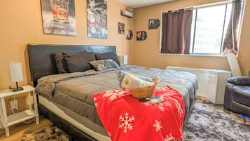 Blackout curtains, free WiFi, bed sheets