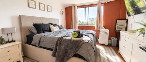 Comfort Condo, 2 Bedrooms, Non Smoking, Pool Access | Bathroom amenities