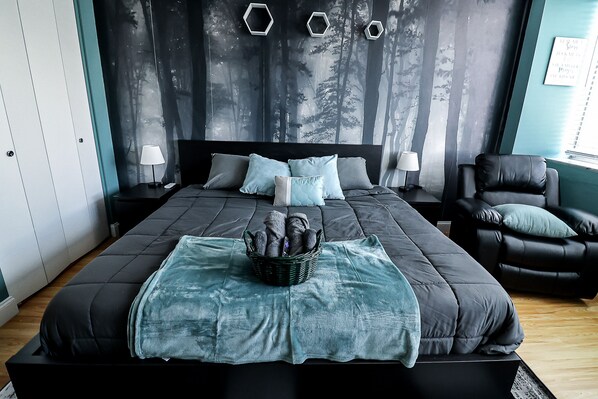 Blackout curtains, free WiFi, bed sheets