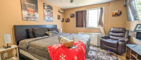 Condo | Blackout drapes, free WiFi, bed sheets