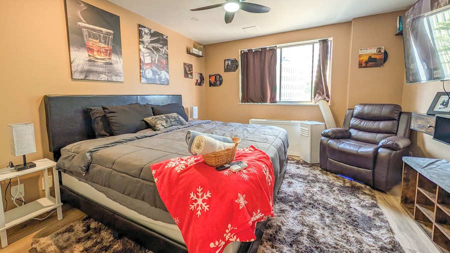 Perfect DTWN Condo with King beds