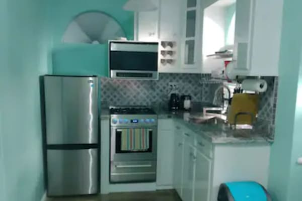 Een magnetron, een oven, een kookplaat