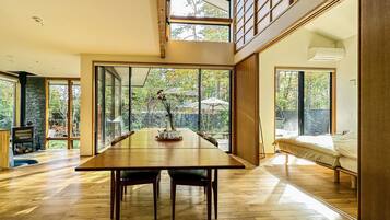 Vila, 3 quartos | 3 quartos, roupas de cama premium, edredons de pluma, escrivaninha