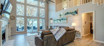Modern Lake House 4 Bed 3 Bath Breathtaking Views