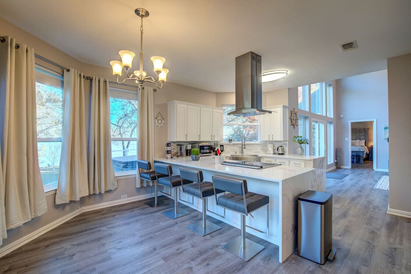 冰箱、微波炉、烤箱、炉灶