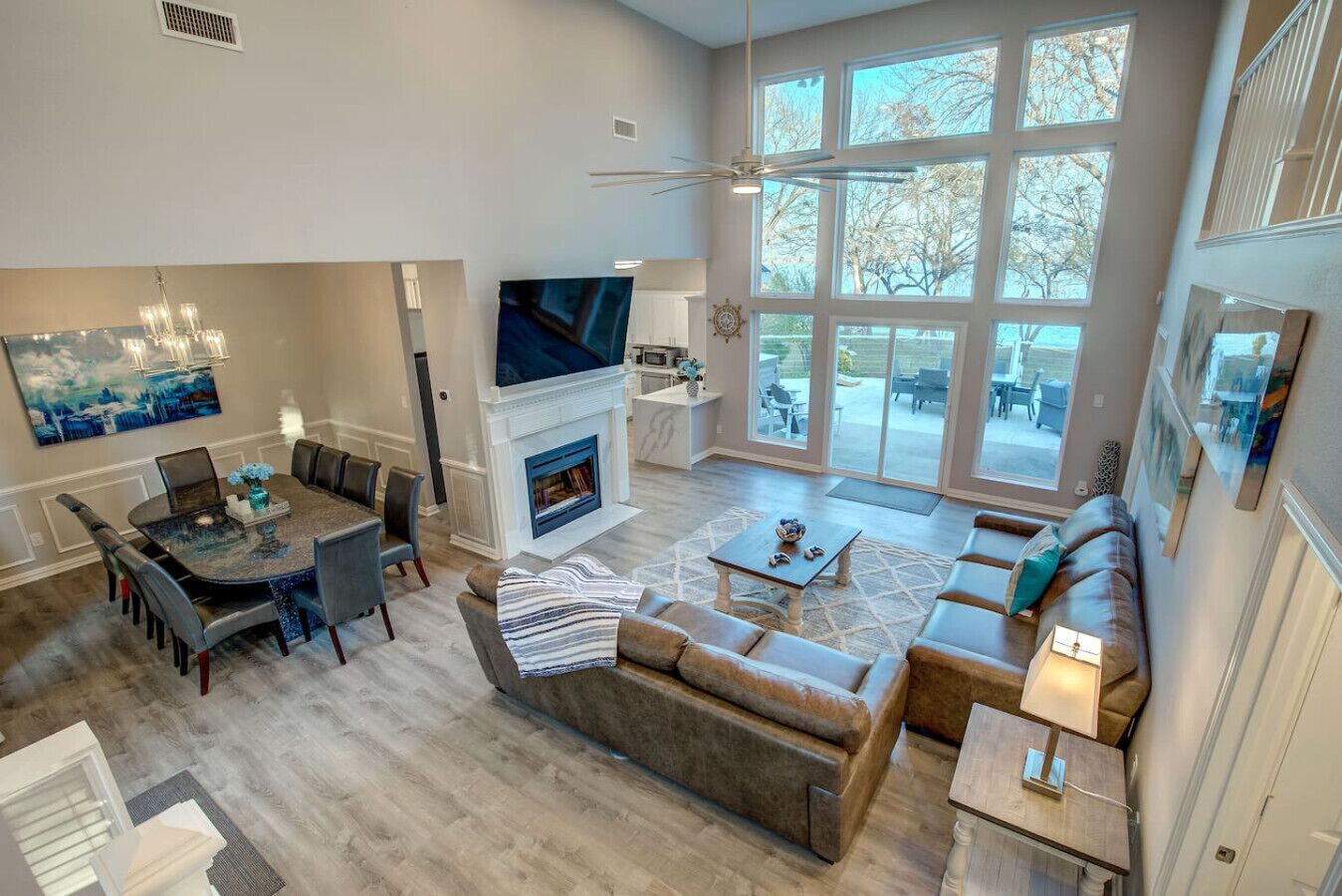 Smart TV, chimenea y videojuegos 