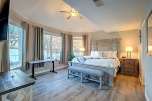 Schreibtisch, Bügeleisen/Bügelbrett, Reisekinderbett, kostenloses WLAN