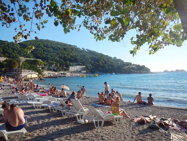 Una playa cerca