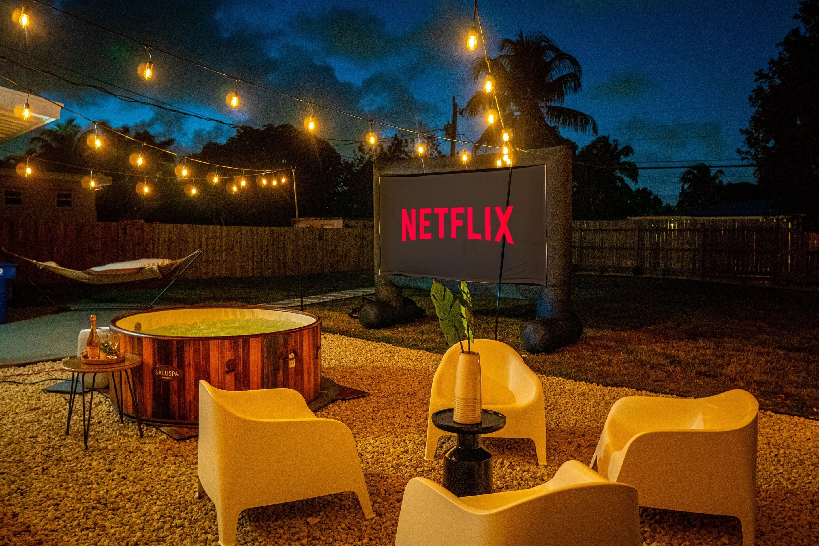 Miami Chic! Backyard Oasis, Movie, Jacuzzi, Arcade
