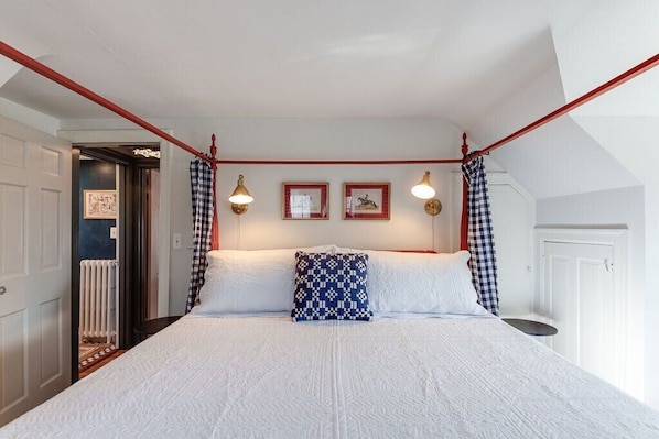 2 habitaciones, escritorio, tabla de planchar con plancha y wifi gratis 