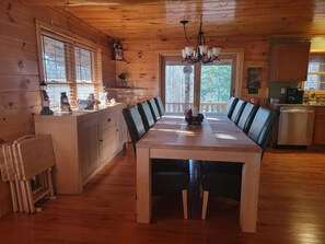 Dining - Cabin NY Snowmobile Trails (Ohio)