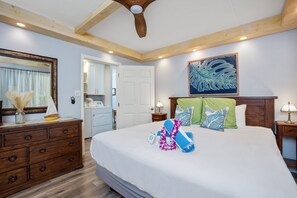 1 bedroom, iron/ironing board, free WiFi, bed sheets - Kihei Ali'i Kai Condo with King Bed, 55'' Smart TV + Free Parking! (Kihei)