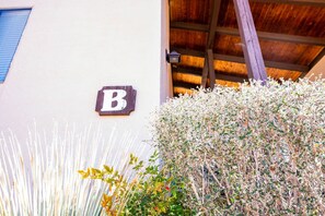 Exterior detail - Marc's Red Rock Retreat - 2 Primary Suites 2 Bath (Sedona)