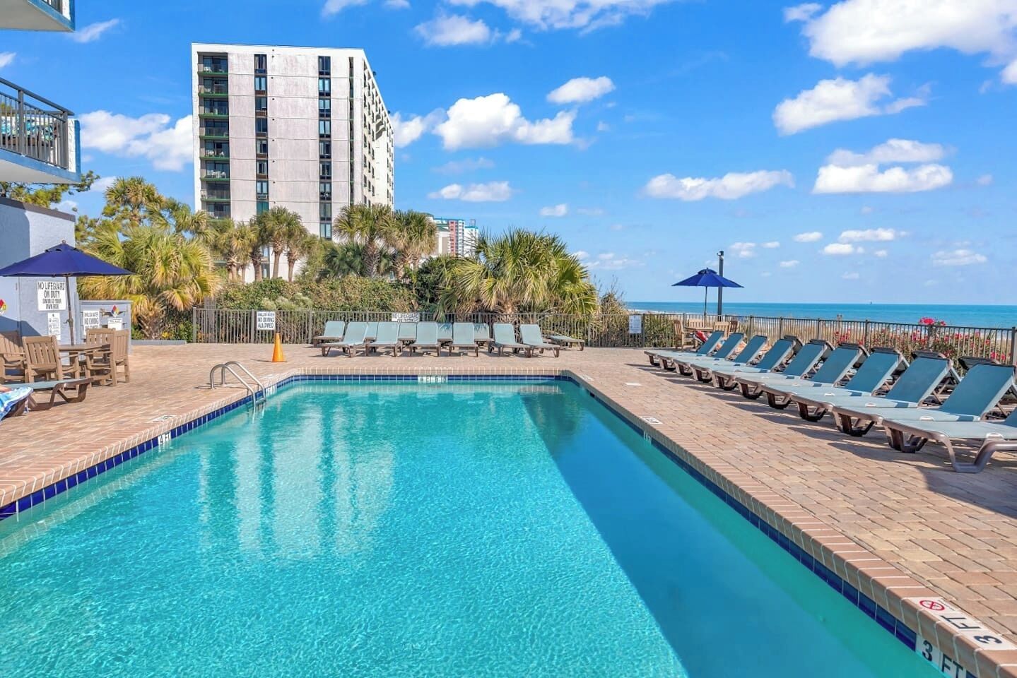 Piscine couverte, piscine extérieure