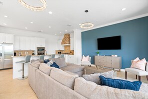 Smart TV, video games