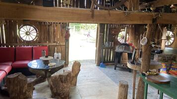 14-inch TV with digital channels