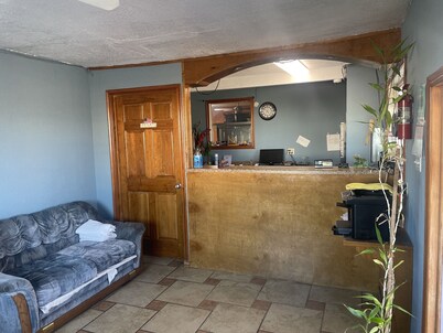 Dilley Executive Inn