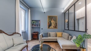 Flat-screen TV - iFlat Luxe Experience (Roma)