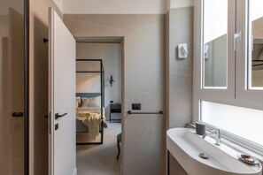 Bruser, boblebadekar, hårtørrer, bidet