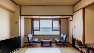 Down duvets, in-room safe, blackout curtains, iron/ironing board