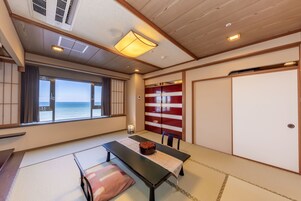 Habitación Deluxe, no fumadores (Japanese Style Room) | Edredones de plumas, caja fuerte, cortinas opacas