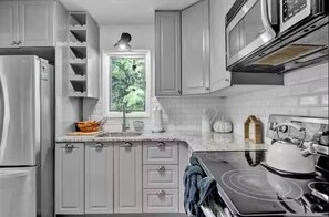 Fridge, microwave, oven, stovetop - The Easy St Chalet in Albrightsville (Albrightsville)