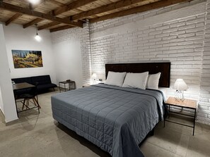 Superior Studio Suite, 1 King Bed with Sofa bed, Mountain View | Free WiFi - Casa Ciprés (Valle de Guadalupe)