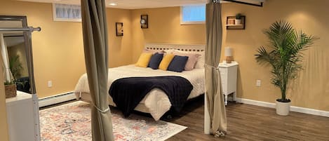 3 bedrooms, iron/ironing board, WiFi, bed sheets