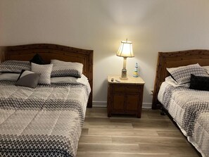 1 bedroom, iron/ironing board, free WiFi, bed sheets - Ocean Block Condo steps away from the beach in Wildwood Crest NJ (North Wildwood)