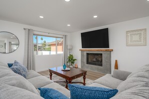 Smart TV, books - River access walking distance (Bullhead City)