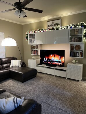 Fernseher, Videospiele, Bücher, Videothek