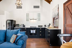 Biệt thự | 1 phòng ngủ, bộ đồ giường cao cấp, nệm có lớp đệm bông 