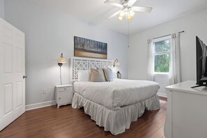 3 soverom, strykejern/-brett, reiseseng for barn og wi-fi