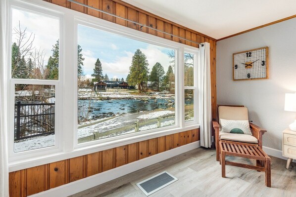 المنشأة من الداخل