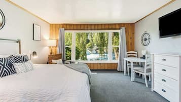 Iron/ironing board, free WiFi, bed sheets