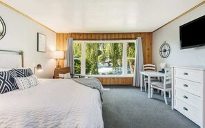 Fer et planche à repasser, Wi-Fi gratuit, draps fournis