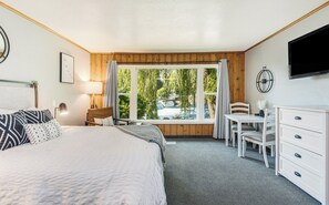 Fer et planche à repasser, Wi-Fi gratuit, draps fournis