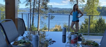 Luxury Lakeside House with large outdoor sauna