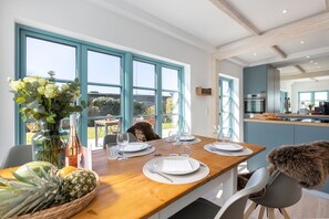 Dining - Villa Bundi - Modernes Endhausteil in Ruhiger Lage mit Saunaoase und Großzügigem Garten (Sylt)